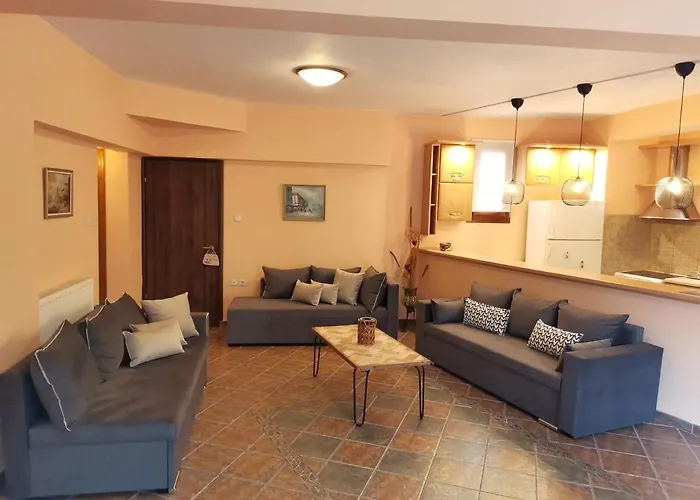Christie\'S Ground Floor Apartment By The Sea